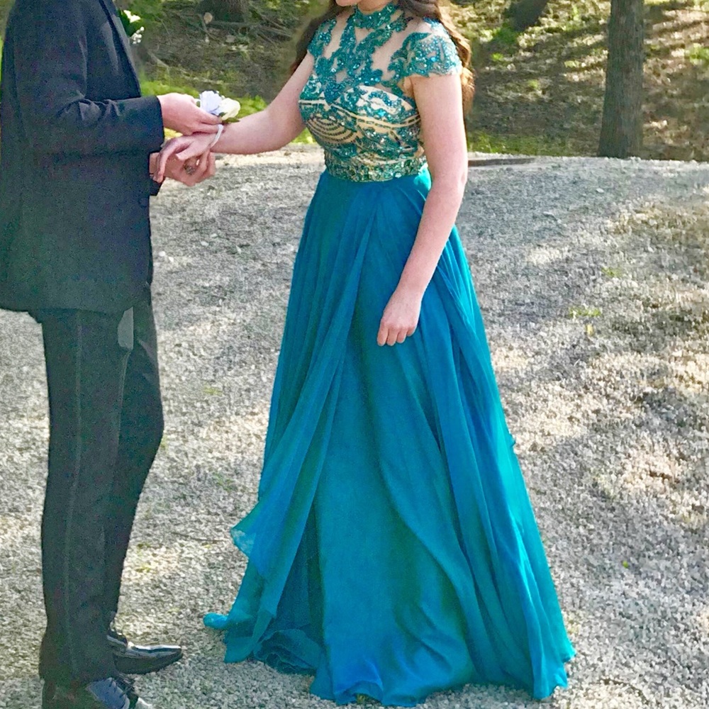 Sherri Hill Prom Dress - Picture 2 of 8